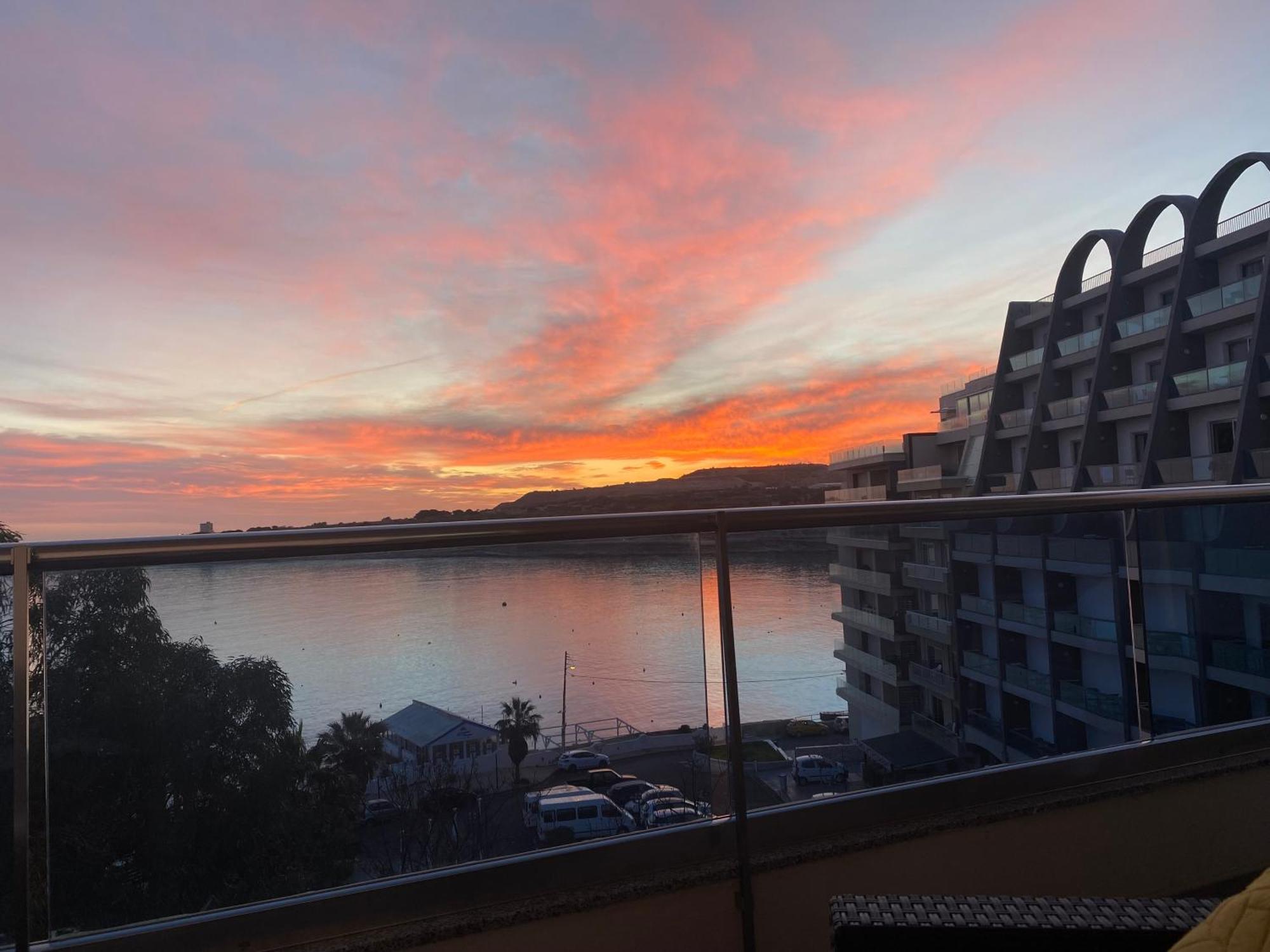 Sunrise Bay Apartments - Frontline Sea Views St. Paul's Bay Bagian luar foto